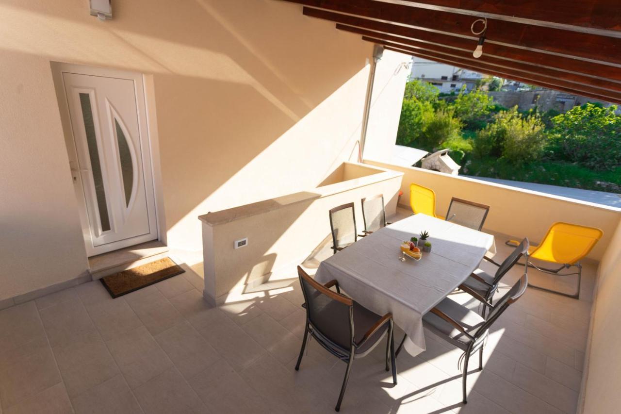 Apartman Marel Zrnovnica Экстерьер фото
