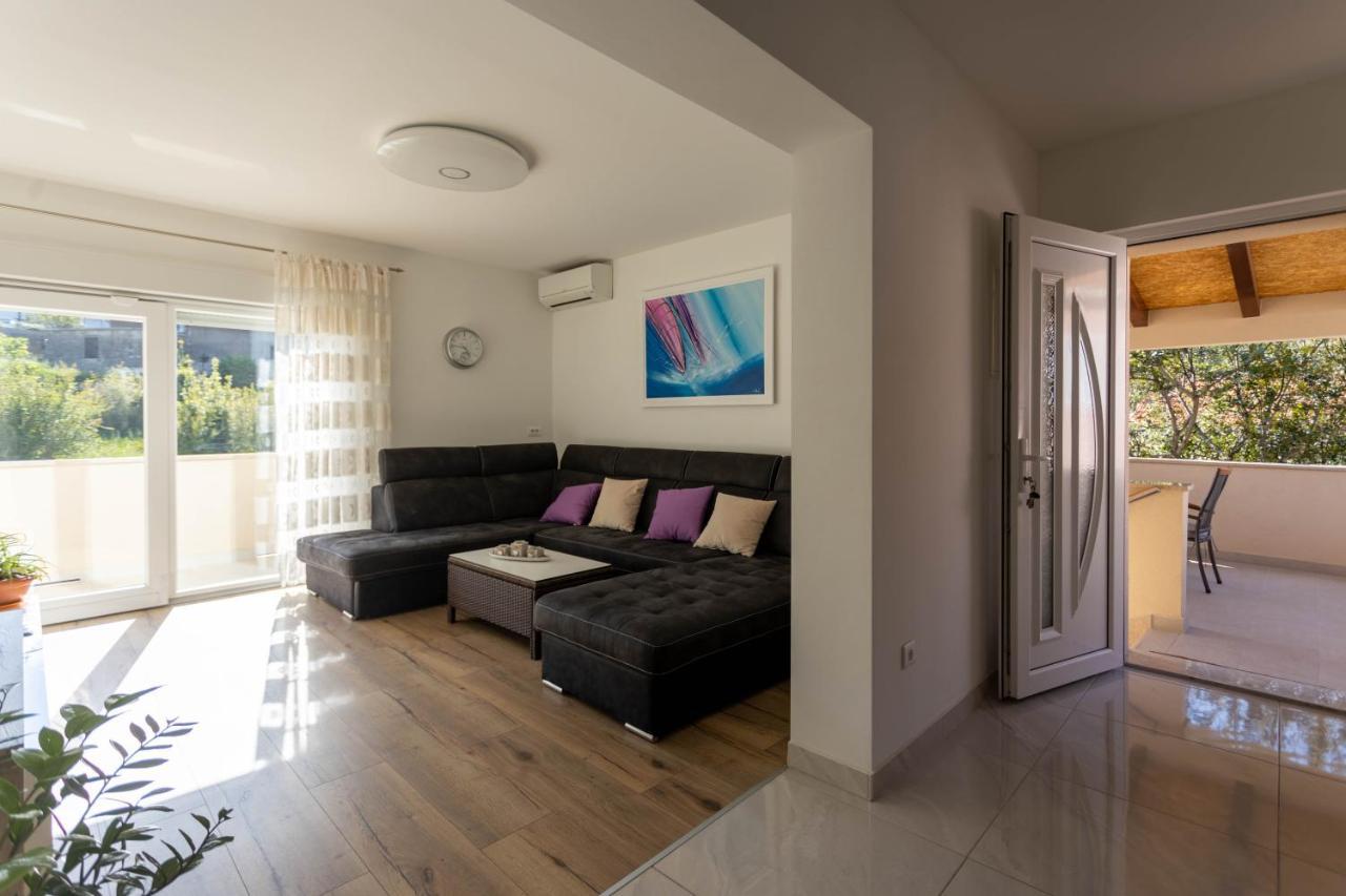 Apartman Marel Zrnovnica Экстерьер фото