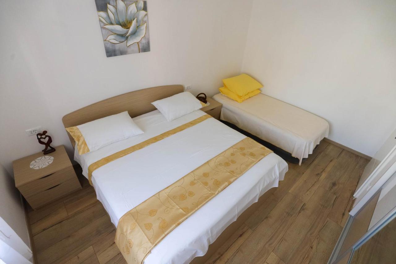 Apartman Marel Zrnovnica Экстерьер фото